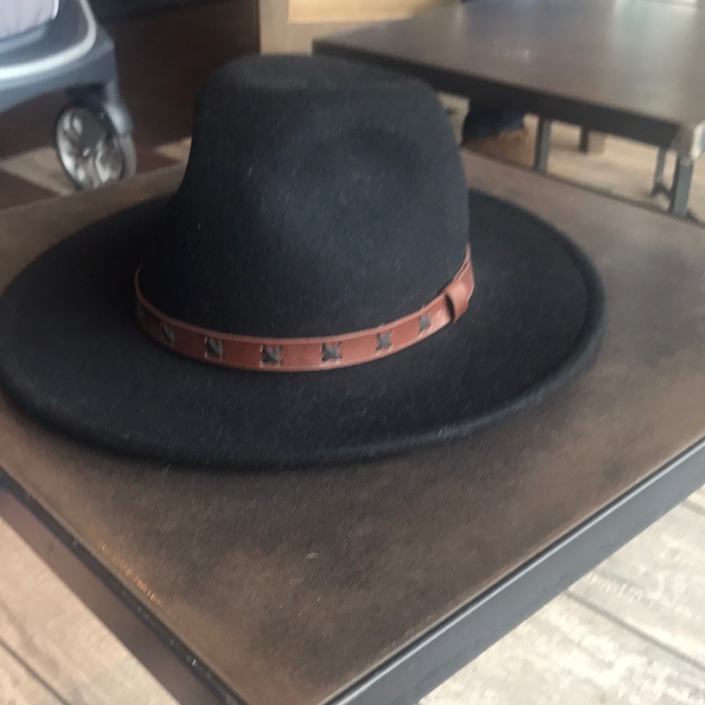 Chic Black Wool Fedora